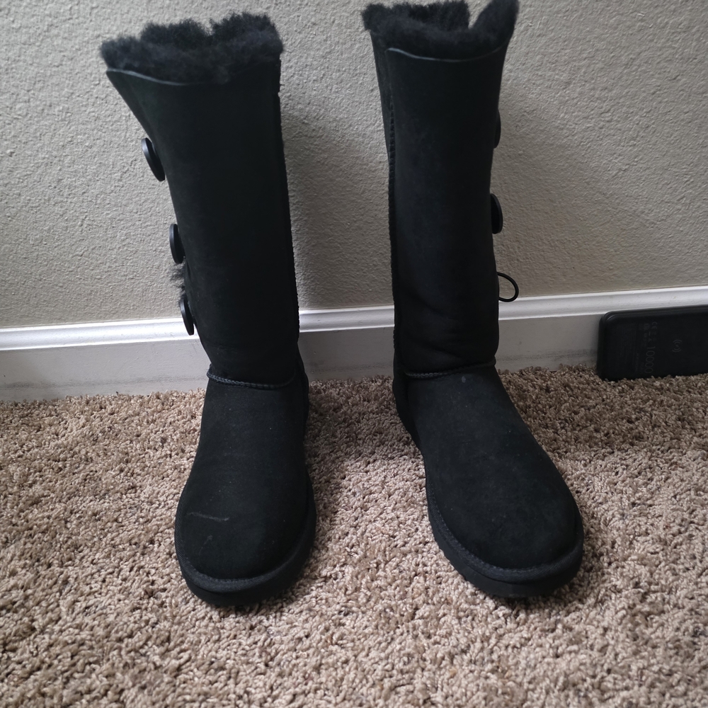 UGG Black Winter Boots with Shearling Lining